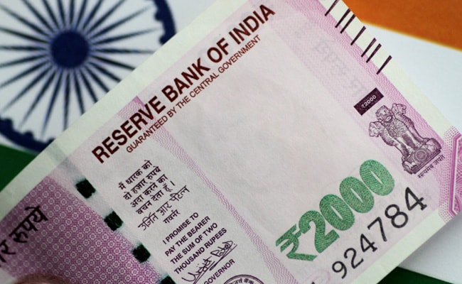 At 74.42, rupee closes at 1-month high against US dollar at year-end