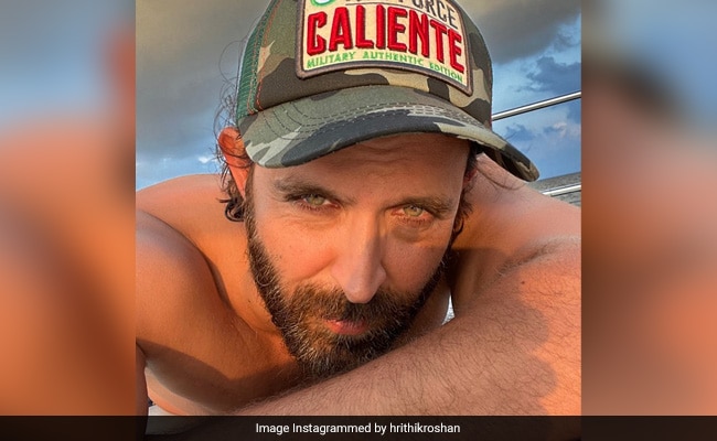 Hrithik Roshan wins internet with this picture