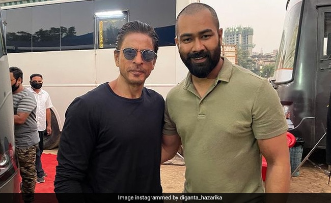Viral: Shah Rukh Khan's latest picture with actor Diganta Hazarika from the sets