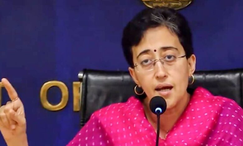 Delhi CM Atishi Announces Hiked Minimum Wage for Unorganised Sector Workers