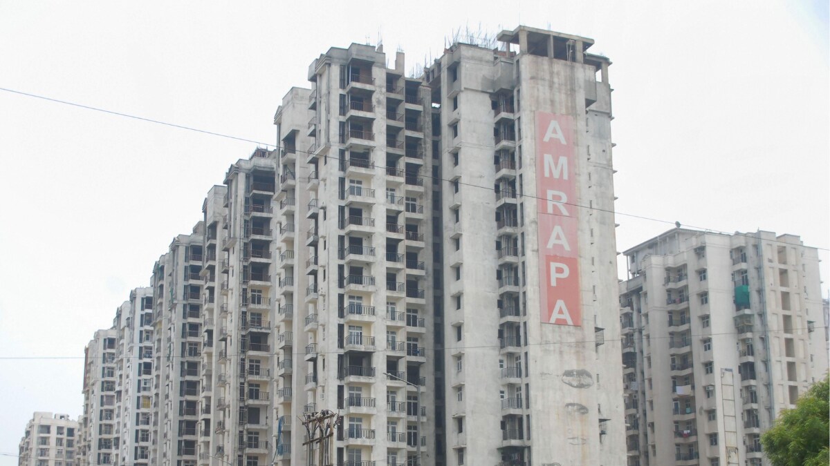 Noida District Officials Crack Down on Defaulting Builders, Start Recovery of Rs 2,600 Crore