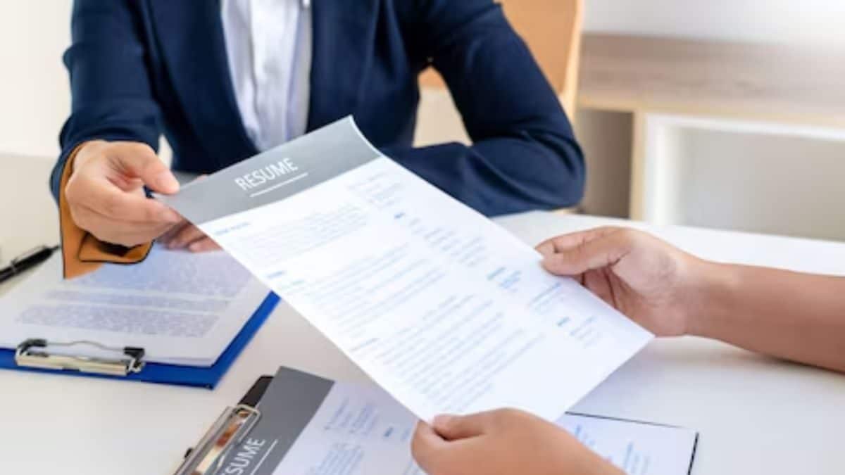 India’s Services Sector Activity Hits 10-Month Low in September 2024: PMI
