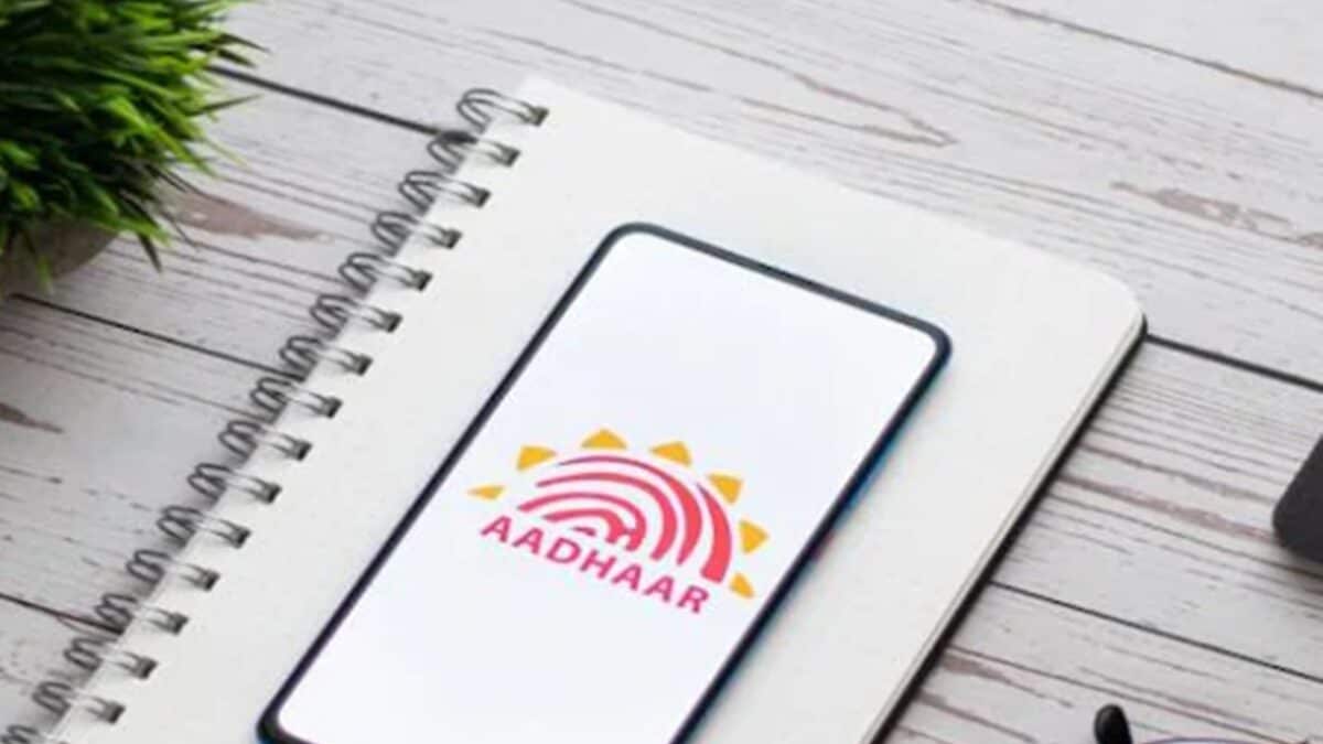 Update Mobile Number On Aadhaar Card, Can You Do It Online?