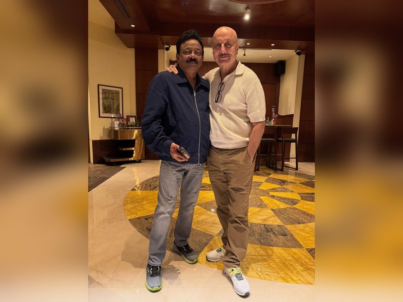 Anupam Kher Crosses Paths with Legendary ‘Cool’ Director Ram Gopal Varma! Anupam Kher Crosses Paths with Legendary ‘Cool’ Director Ram Gopal Varma!