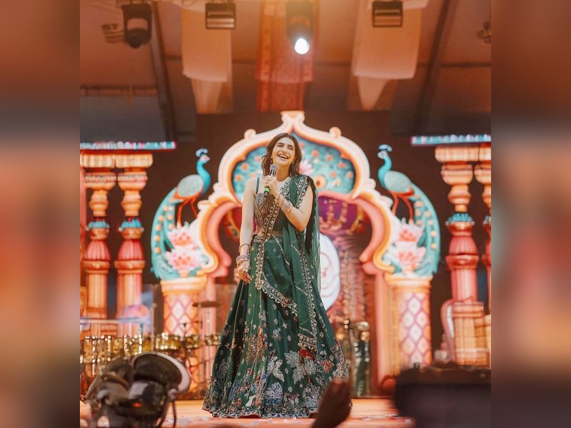 Karishma Tanna Closes Navratri Festivities at 3 AM, Quickly Hits the Gym! Karishma Tanna Closes Navratri Festivities at 3 AM, Quickly Hits the Gym!