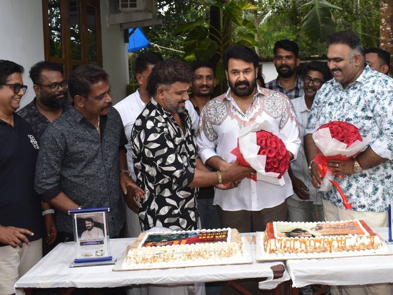 Mohanlal Marks Dadasaheb Award with Fans on ‘Drishyam 3’ Set: A Celebration to Remember!