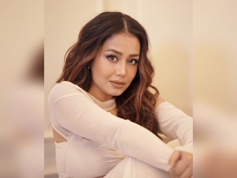 Neha Kakkar’s Fun-Filled Day on ‘Pati Patni Aur Panga’ Set with Abhishek and Isha! Neha Kakkar’s Fun-Filled Day on ‘Pati Patni Aur Panga’ Set with Abhishek and Isha!