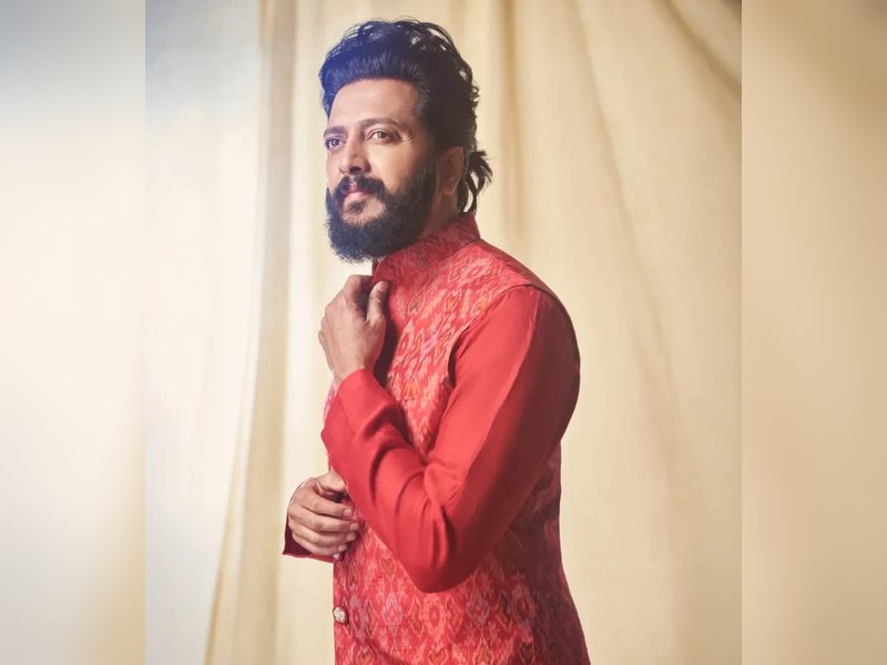 Riteish Deshmukh Pays Tribute to Late Lawyer Friend Siddharth Shinde Riteish Deshmukh Pays Tribute to Late Lawyer Friend Siddharth Shinde