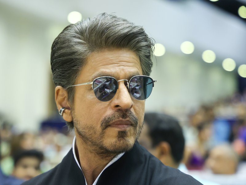 Shah Rukh Khan’s Epic Class Bunk: The Day He Faked an Epileptic Fit!