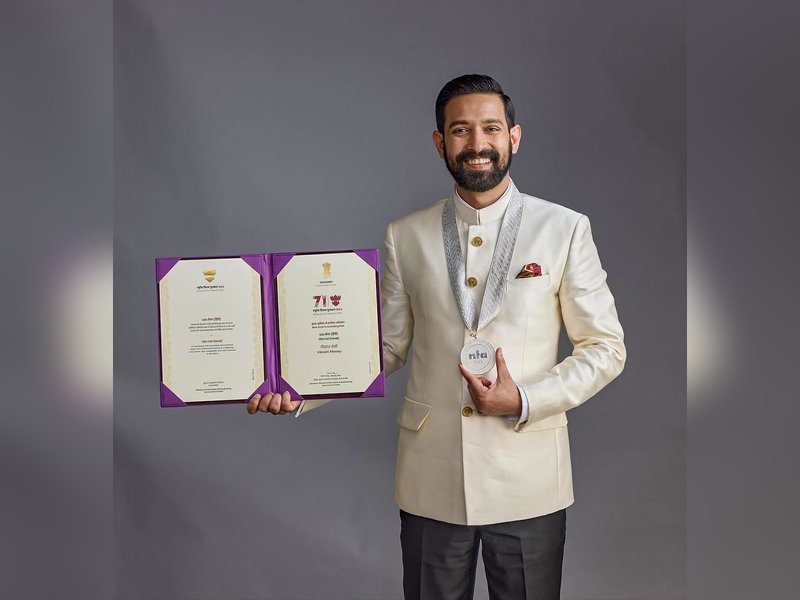 Vikrant Massey Gets Emotional After National Award Win: “My Dream Life is Thanks to You!”