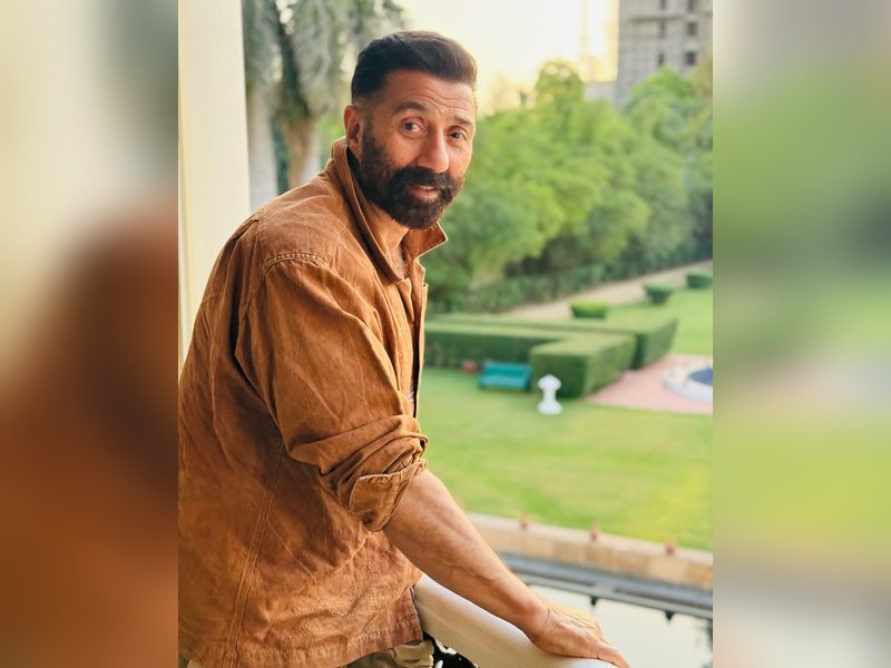 Sunny Deol Celebrates Birthday with Firecrackers and Heartfelt Wishes! Sunny Deol Celebrates Birthday with Firecrackers and Heartfelt Wishes!