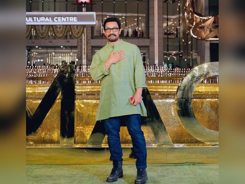Aamir Khan Receives Inaugural R.K. Laxman Award for Outstanding Excellence!