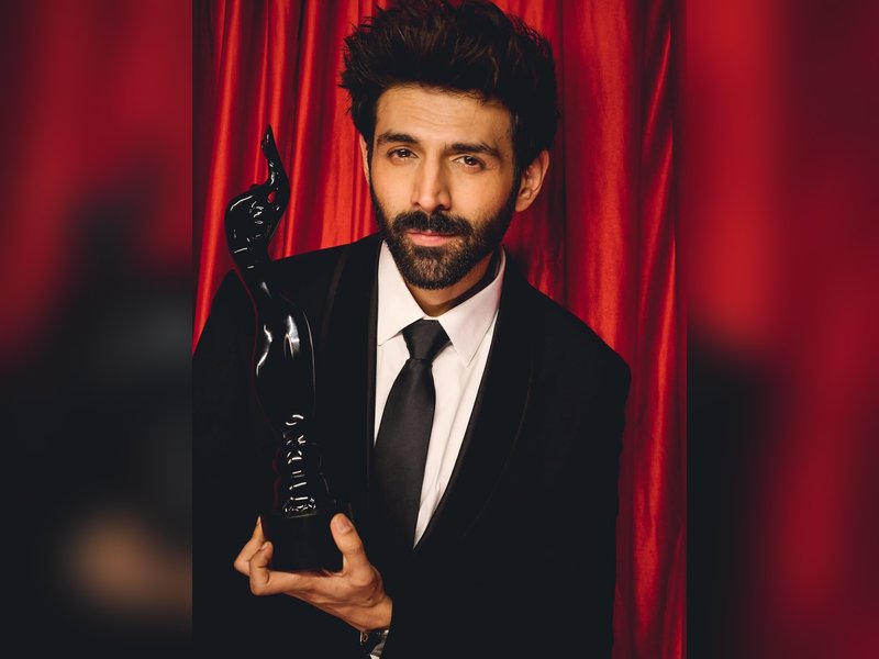 Abhishek Bachchan Hails Kartik Aaryan as Bollywood’s Future; Kartik Calls Him His Inspiration!