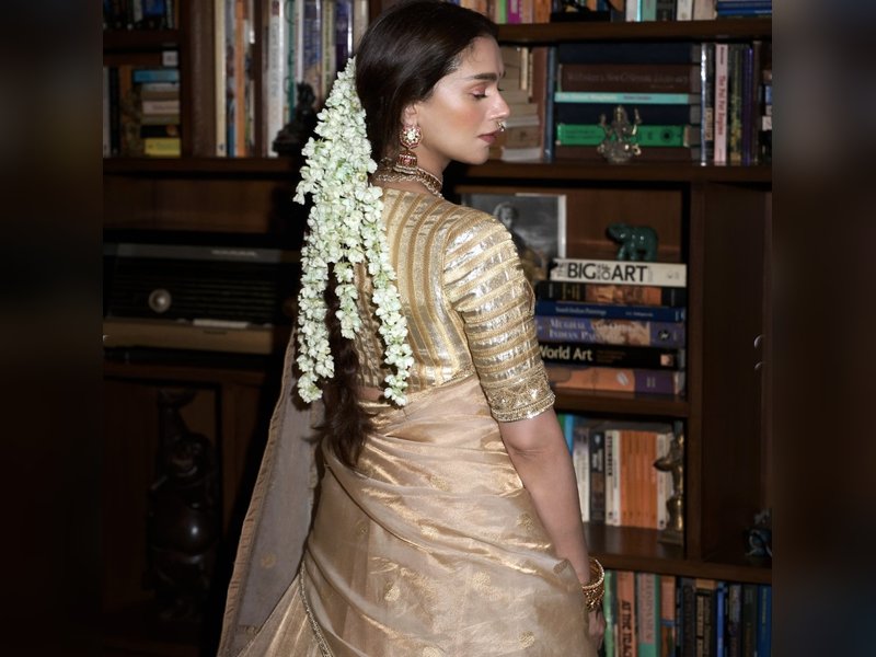 Aditi Rao Hydari Honors Royal Heritage with Revival of Iconic Wanaparthy Saree!