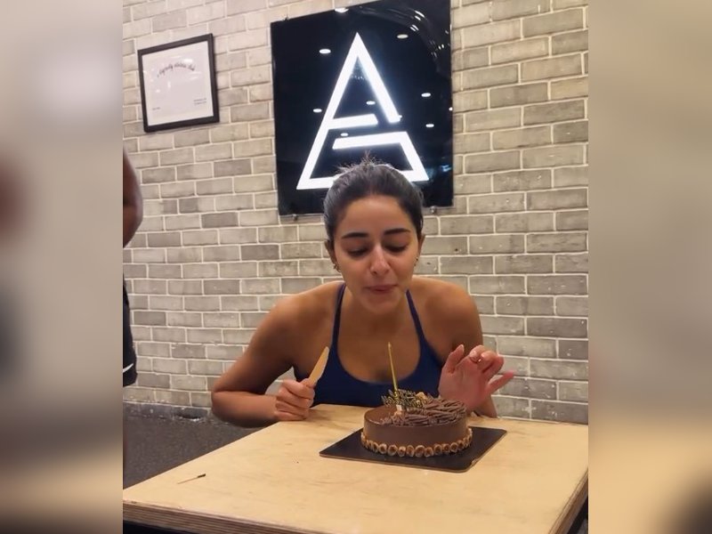 Ananya Panday’s Birthday Countdown: Join Her in the Celebration and Send Your Wishes!