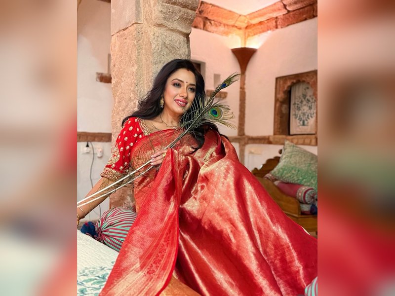 Diwali Festivities Shine as Stars Championed PM Modi’s Vocal for Local Initiative! Diwali Festivities Shine as Stars Championed PM Modi’s Vocal for Local Initiative!