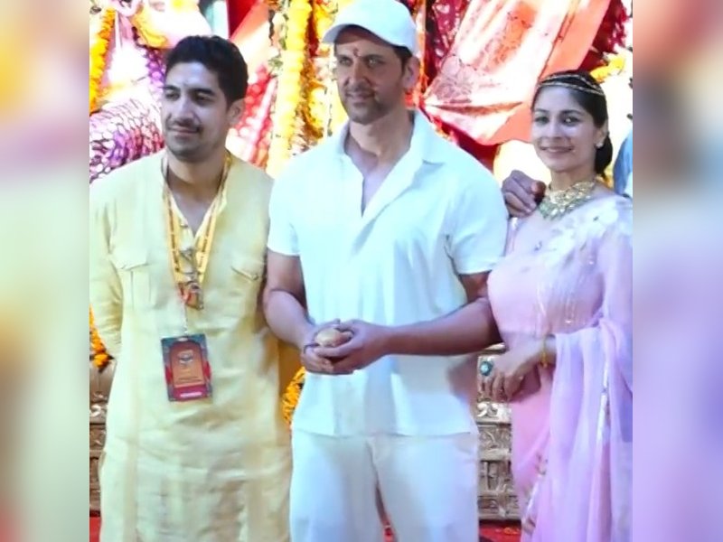 Hrithik Roshan Dazzles at Star-Studded Durga Puja with Alia Bhatt, Karan Johar, and Rani Mukerji!