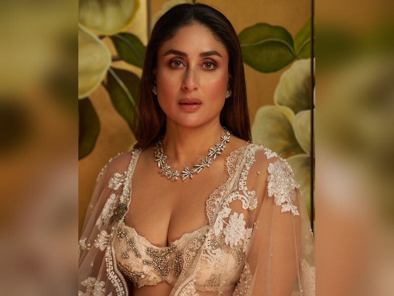 Kareena Kapoor Celebrates Ananya Panday’s Birthday with a Heartfelt Hug! Kareena Kapoor Celebrates Ananya Panday’s Birthday with a Heartfelt Hug!