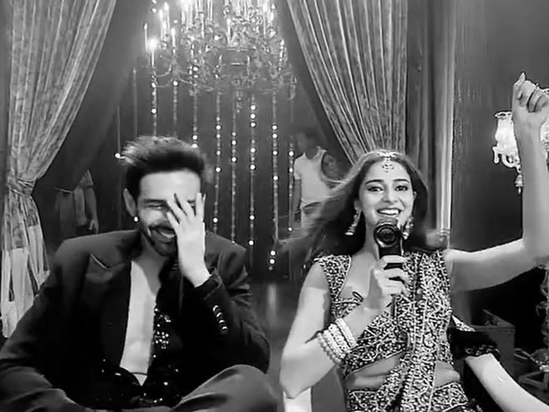 Kartik Aaryan Celebrates Ananya Panday’s Birthday with Hilarious Video, Labels Her ‘Selfless’!