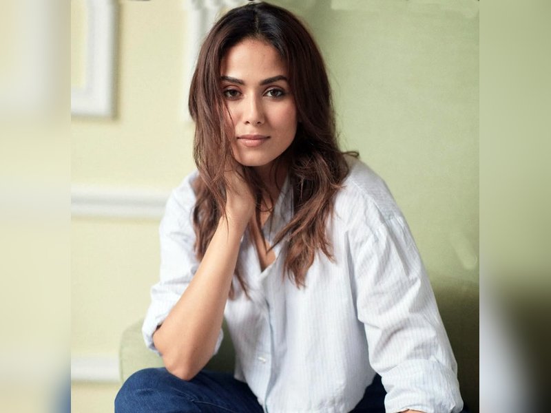 Mira Rajput Praises Ishaan Khatter’s Stellar Performance in “Homebound”