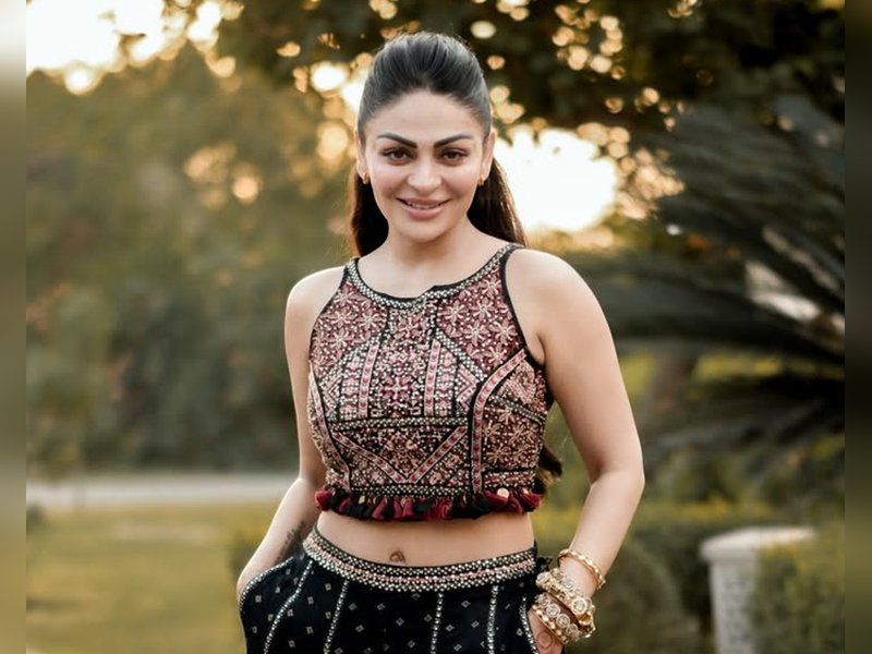 Neeru Bajwa’s New Song Strikes a Chord, Reviving Cherished Memories!