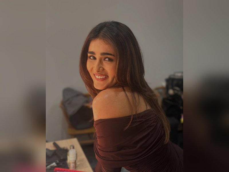 Shalini Pandey Embraces Natural Acting: ‘Be Comfortable in Front of the Camera’