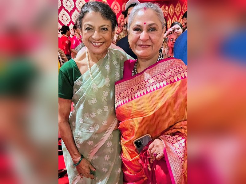 Tanishaa Mukerji Celebrates Iconic Reunion: Tanuja and Jaya Bachchan Together Again!