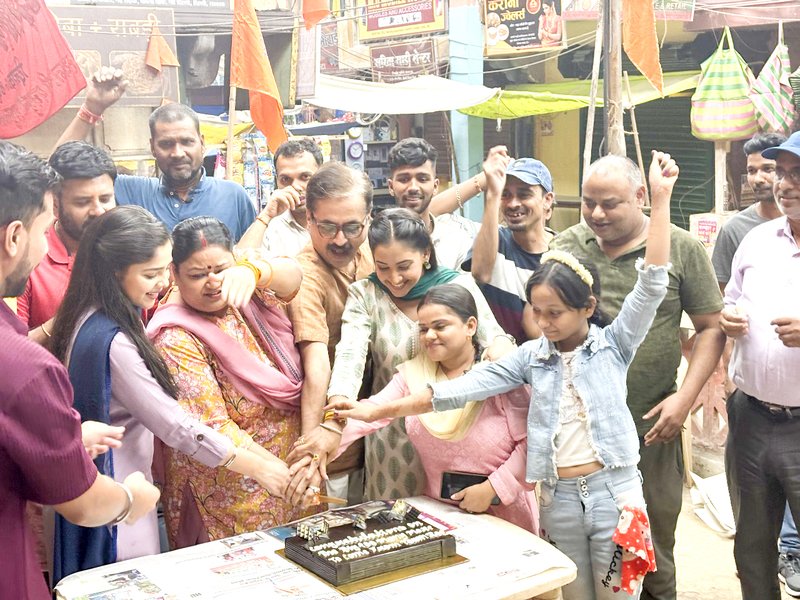 Tumm Se Tumm Tak Hits 100 Episodes: Sharad Kelkar Celebrates with a Joyous Set Bash! Tumm Se Tumm Tak Hits 100 Episodes: Sharad Kelkar Celebrates with a Joyous Set Bash!