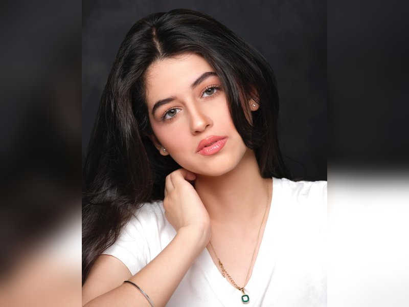 Twinkle Khanna Celebrates Niece Naomika Saran’s Birthday with Heartfelt Wishes!