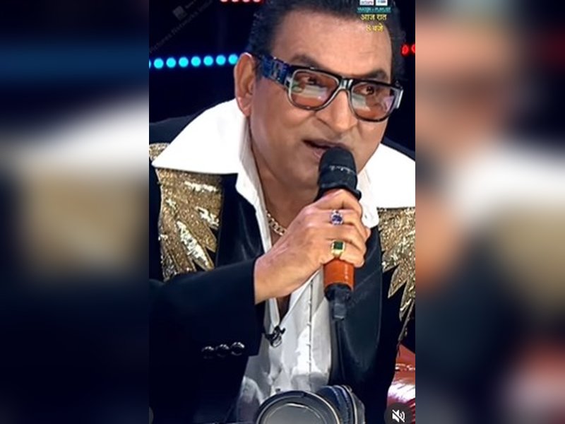 Abhijeet Bhattacharya Sings His Heart Out to ‘Chunari Chunari’ on Indian Idol 16!