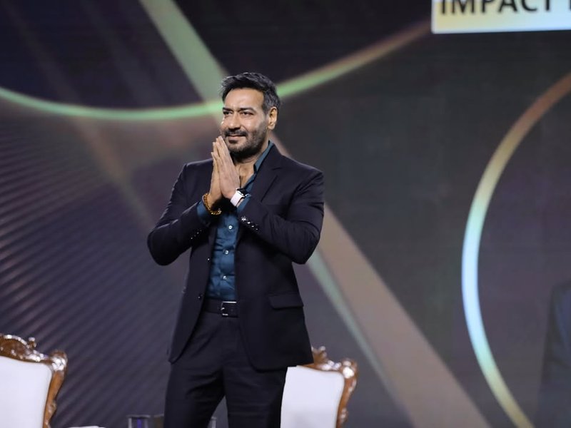 Ajay Devgn Honors Dharmendra: A Heartfelt Tribute to the Legend Who Defined Indian Cinema
