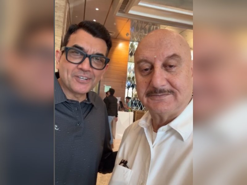 Anupam Kher Hails Chef Sanjeev Kapoor for Making Food Fashionable in India! Anupam Kher Hails Chef Sanjeev Kapoor for Making Food Fashionable in India!