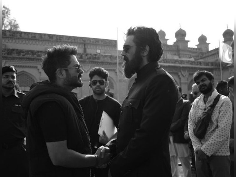 Arjun Rampal Unveils Intense Look in ‘Dhurandhar’ as Aditya Dhar Celebrates His Birthday!