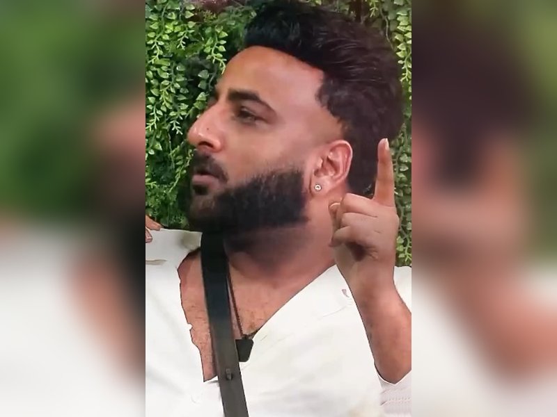 BB 19: Shehbaaz Badesha Calls Out Ashnoor Kaur’s Dad for Bullying Behaviors!