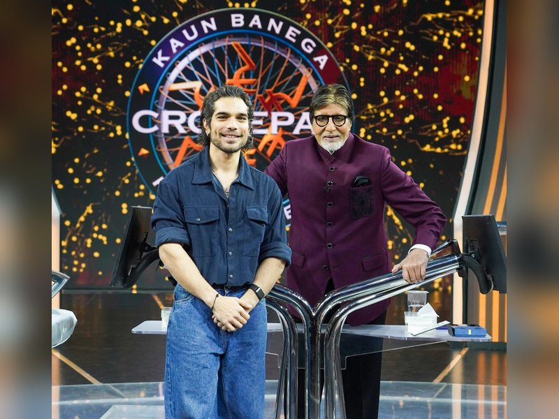 Fighter Villain Rishabh Sawhney Calls Meeting Amitabh Bachchan a Surreal Experience! Fighter Villain Rishabh Sawhney Calls Meeting Amitabh Bachchan a Surreal Experience!