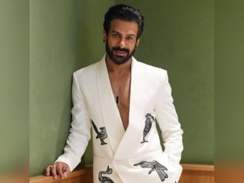 Karan Veer Mehra Reveals How Vishal Bhardwaj, Rajkumar Hirani, and Omung Kumar Influenced His Cinema Journey