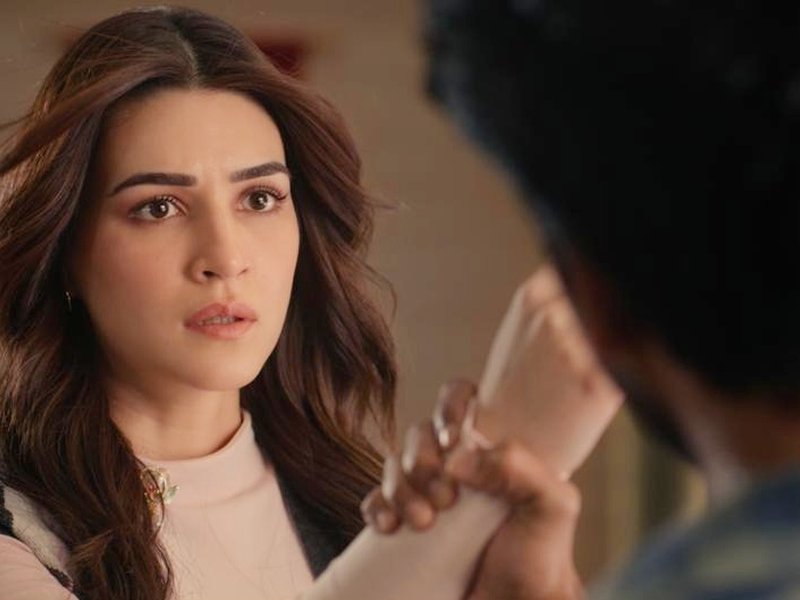 Kriti Sanon Praises Dhanush’s Complex Character Depth in Latest Role