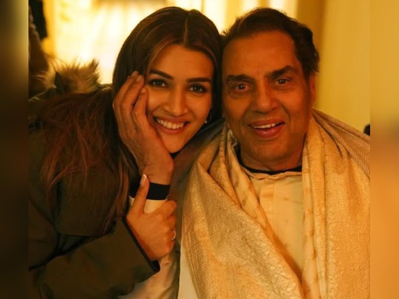 Kriti Sanon & Sidharth Malhotra Mourn the Loss of Iconic Star Dharmendra