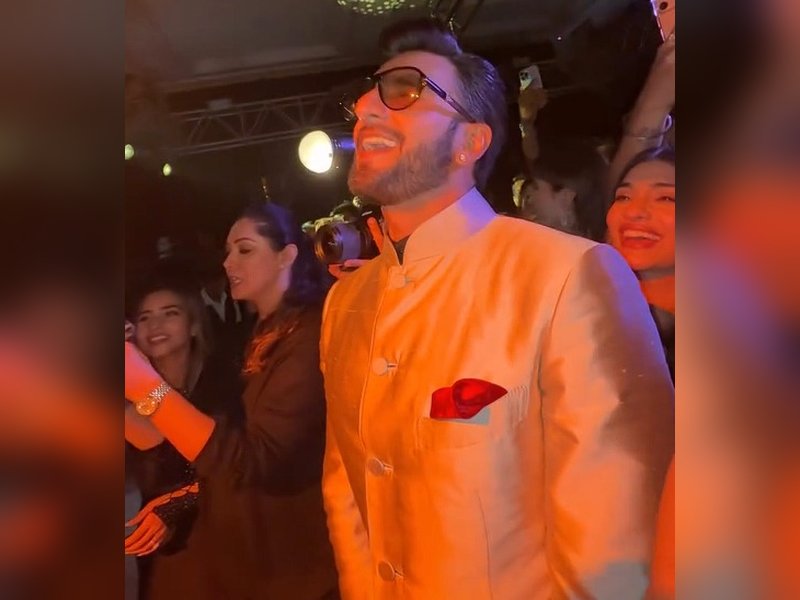 Orry Urges Deepika Padukone: ‘Get Your Man’ Amid Growing Bromance Between Ranveer Singh & AP Dhillon! Orry Urges Deepika Padukone: ‘Get Your Man’ Amid Growing Bromance Between Ranveer Singh & AP Dhillon!