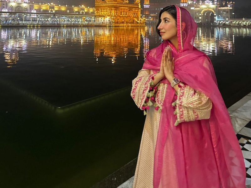 Parul Gulati Seeks Blessings at Golden Temple Before ‘Kis Kisko Pyaar Karoon 2’ Release!