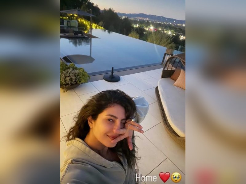 Priyanka Chopra Shares Heartwarming Selfie as She Celebrates Her Return Home! Priyanka Chopra Shares Heartwarming Selfie as She Celebrates Her Return Home!