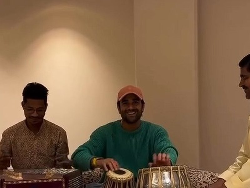 Pulkit Samrat Unleashes Tabla Talent, Inspires Fans with Life Lessons Through Music! Pulkit Samrat Unleashes Tabla Talent, Inspires Fans with Life Lessons Through Music!