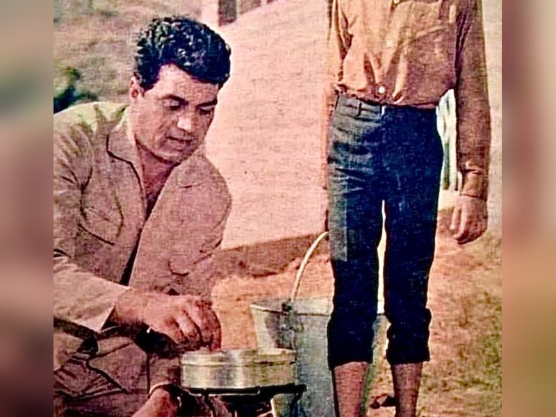 Rahul Gandhi Honors Dharmendra: A Huge Loss for Indian Art Scene