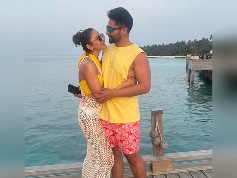 Rakul Preet Singh & Jackky Bhagnani Relax in Paradise: A Luxurious Maldives Getaway!