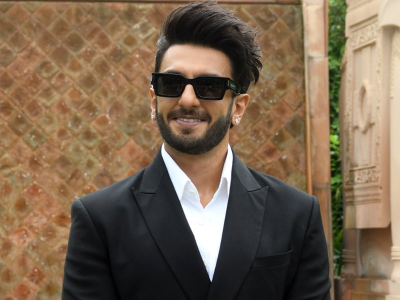 Ranveer Singh Reveres Arjun Rampal: Hails His Exceptional Acting Depth and Versatility Ranveer Singh Reveres Arjun Rampal: Hails His Exceptional Acting Depth and Versatility