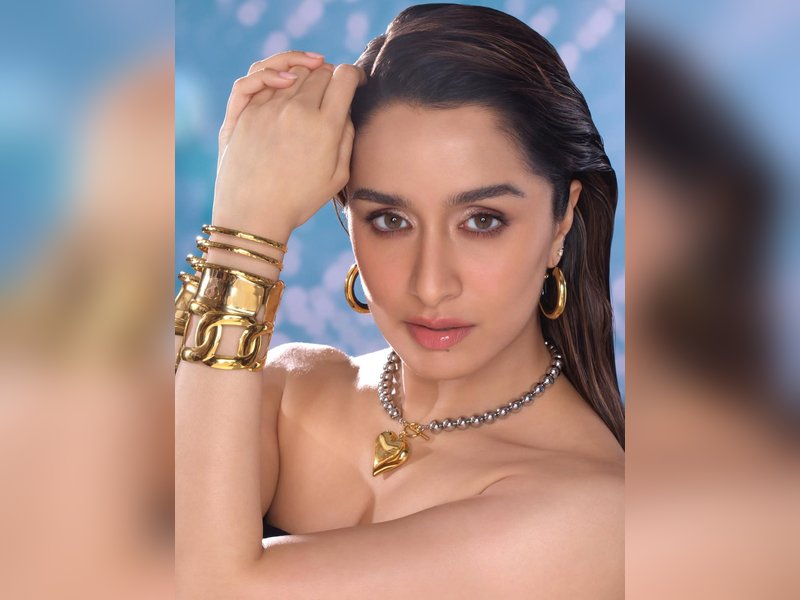 Shraddha Kapoor Raises an Important Query for Photo Editors: Find Out More!