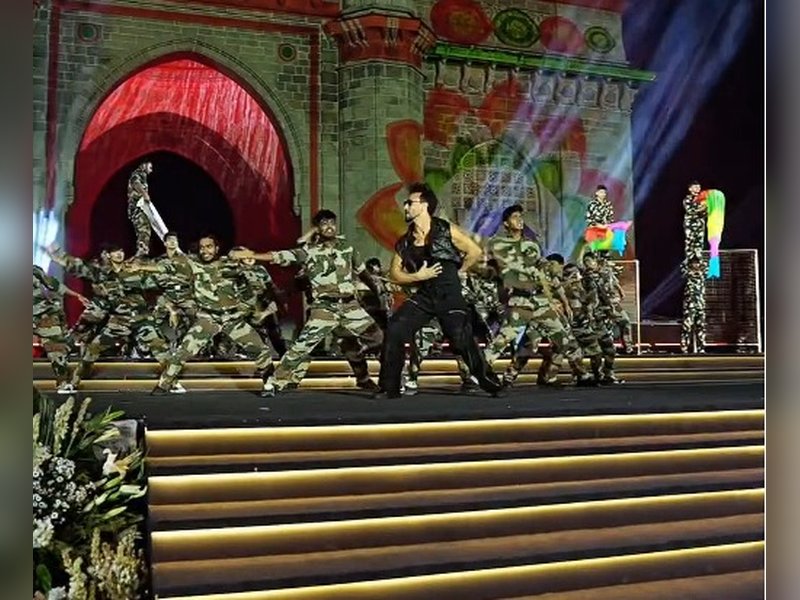 Tiger Shroff Honors Soldiers: A Special Performance for the Brave and Their Families! Tiger Shroff Honors Soldiers: A Special Performance for the Brave and Their Families!