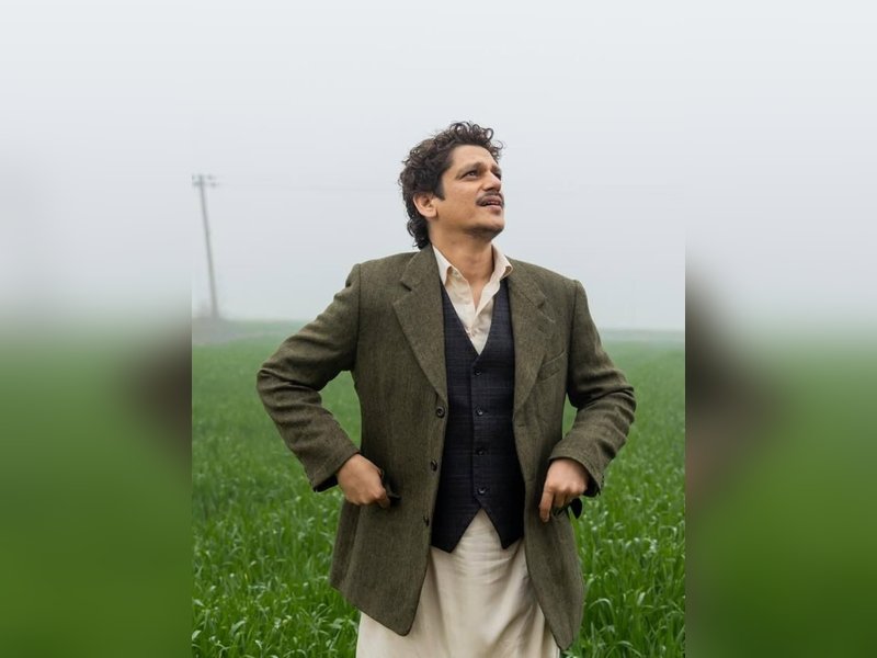 Vijay Varma’s Surreal Moment: A Heartfelt Gift from Gulzar! Vijay Varma’s Surreal Moment: A Heartfelt Gift from Gulzar!