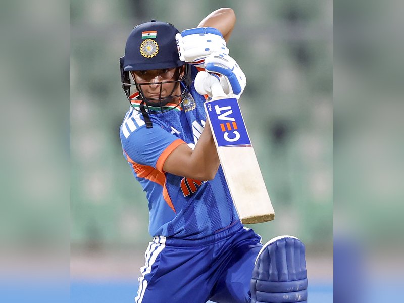 5th T20I: Harmanpreet scores 68, Arundhati’s late flourish lifts India to 175/7