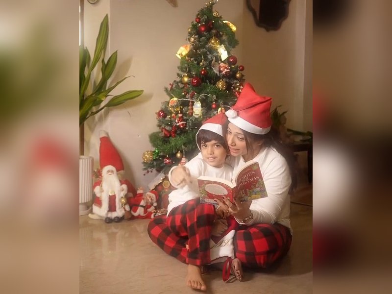 Aditi Malikk Shares Heartwarming Christmas Storytime with Son Ekbir in Festive Video Celebration